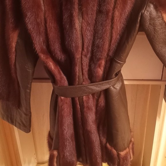 Size 6 Mink and Leather Jacket - Picture 5 of 7